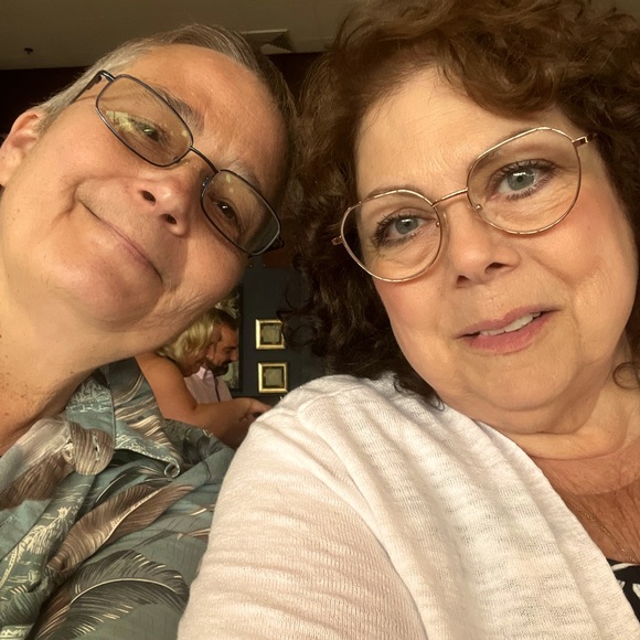 Meet your Posher, Lee . Unique pieces available here ! Enjoy shopping! - Picture 5 of 7